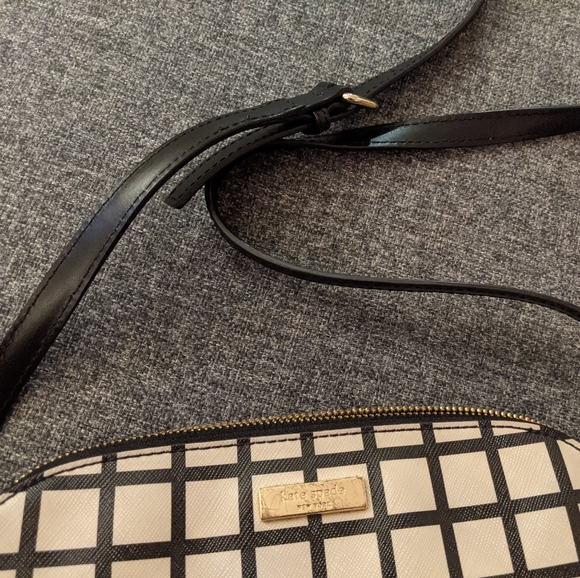 Windowpane Pattern Crossbody Bag - Picture 7 of 8